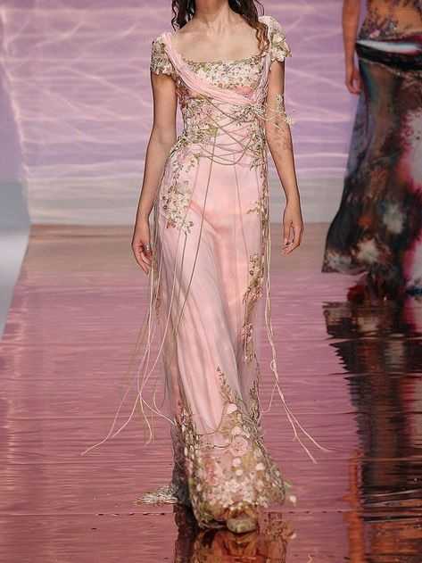 Goddess Of Flowers, 90s Runway Fashion, Runway Fashion Couture, Runway Outfits, Tony Ward, Runway Dresses, Fairytale Dress, Dream Dresses, Jolie Photo