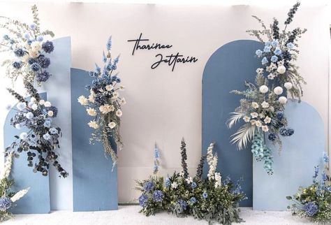 2023 Wedding Backdrop Trends, Blue Backdrop Wedding, Ootd Bridesmaid Hijab, Wedding Backdrop Design Outdoor, Decor Tunangan, Wedding Backdrop Blue, Blue Wedding Backdrop, Wedding Decorations Blue, Wedding Flower Backdrop