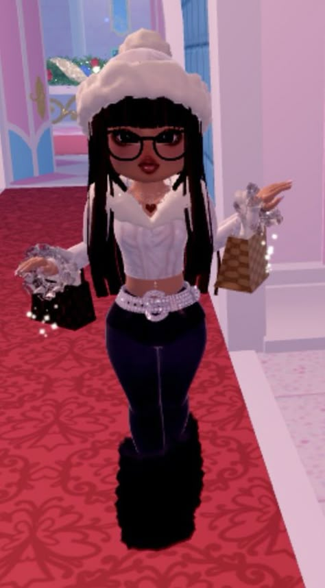 #royalehigh #royalehighoutfits #royalehighoutfitideas Royale High Dance Outfits, Haunted Royal High Outfit, 90s Fashion Royale High, Royle High Outfit Ideas Cheap, 2000s Royale High Outfits, Royale High Hoodie Hack, Retro Royale High Outfits, Royale High Cheerleader, Heroes Vs Villains Royale High