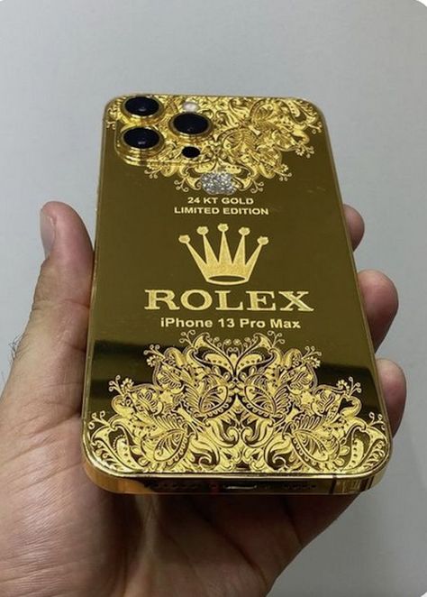 Money Wallpaper Iphone, Gold Bullion Bars, Gold Iphone Case, Creative Iphone Case, Luxury Iphone Cases, Buy Gold And Silver, Bling Phone Cases, Fancy Watches, Bling Phone Case