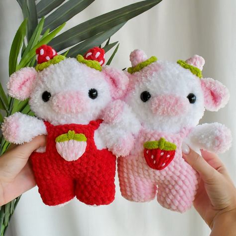 Strawberry Milk Cow Crochet, Crochet For Besties, Strawberry Cow Crochet Pattern, Strawberry Shortcake Crochet, Strawberry Cow Crochet, Strawberry Cows, Random Crochet, Pig Plushie, Animal Plushies