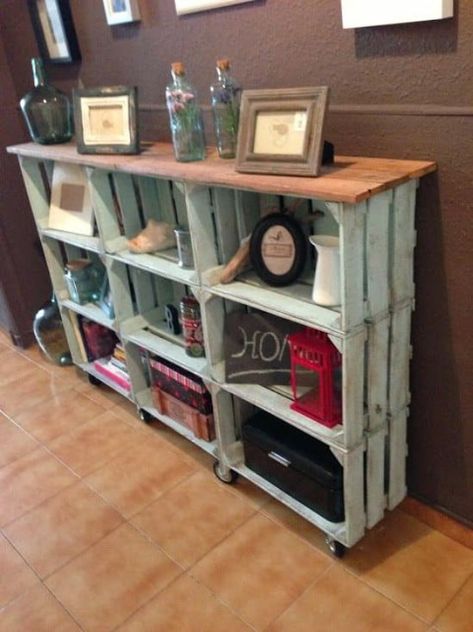 Crate Bookcase, Antique Vintage Decor, Crate Diy, Crate Shelves, Crate Furniture, Bookshelves Diy, Wood Pallet Projects, Wood Crates, Wooden Crates