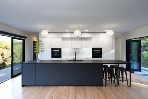 Matt black and gloss white kitchen | Trends German Kitchens, Look Both Ways, Cabinetry Hardware, Galley Style Kitchen, German Kitchen, Rustic Flooring, White Cabinetry, Kitchen Stories, Bedroom House Plans