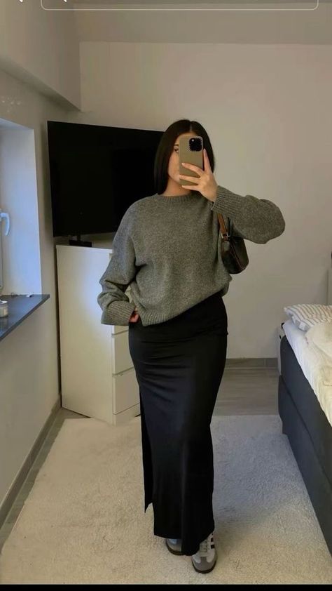 Skirt With Sweater Outfit Black Women, Long Black Skirt Sweater Outfit, Long Skirts And Sweaters Outfit, Sixth Form Outfits Long Skirt, Black Skirt Church Outfit, Black Maxi Skirt Outfit Ideas Winter, Sweaters And Long Skirts, Uni Outfits Black Women, Black Long Skirt Winter Outfit