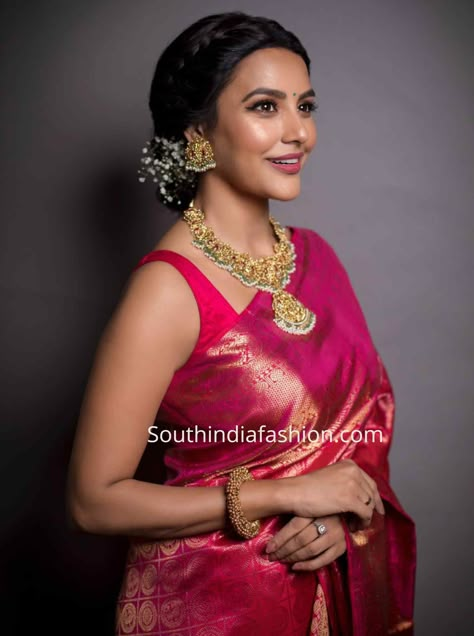 Hot Pink Saree Silk, Priya Anand, Engagement Saree, Saree Hairstyles, Saree Looks, Indian Sari Dress, Wedding Frame, Modern Saree, Sari Dress