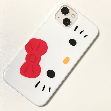 Phone Case Design Ideas Paint, Hello Kitty Phone Case Diy, Phone Cases Aesthetic Painting, Ideas Para Pintar Tu Funda, Phone Case Ideas Paint, Painted Phone Case Ideas, Painting Phone Case Ideas, Phone Case Painting Ideas, Aesthetic Phone Case Design