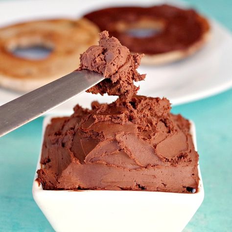 This Chocolate Cream Cheese Recipe uses cocoa and agave (or honey) so it’s quick and easy to make. And the low-fat cream cheese makes it Weight Watchers friendly. It’s the perfect chocolate spread for bagels, toast, rice cakes, crackers, pancakes, waffles and fruit! Waffles And Fruit, Spread For Bagels, Carrot Cake Dessert, Cream Cheese Spread Recipes, Cream Cheese Whipped Cream, Flavored Cream Cheeses, Primary Bedrooms, Cream Cheese Recipe, Flavored Butters