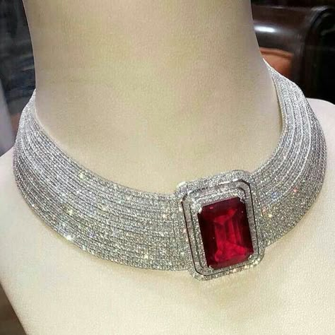 Blue Necklaces, Ruby And Diamond Necklace, Diamond Choker Necklace, Expensive Jewelry Luxury, Diamond Choker, Round Necklace, Trendy Dress, Fancy Jewellery, Ruby Jewelry