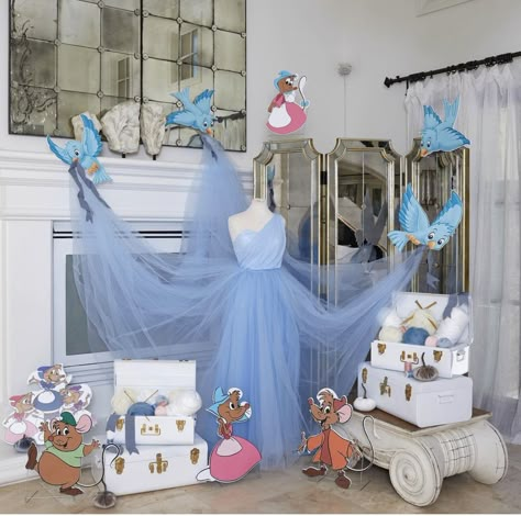 Cinderella Princess Party, Princess Ball Decorations, Cinderella Themed Birthday Party, Cinderella Carriage Diy, Cinderella Backdrop, Cinderella Birthday Theme, Cinderella Decorations, Cinderella Party Theme, Cinderella Birthday Party Decorations