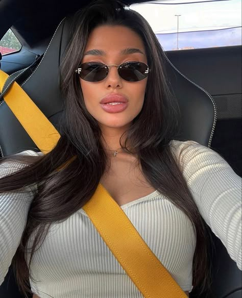 Sunglasses Outfits For Women, Fendi Glasses Sunglasses, Sunglasses Selfie Ideas, Trendy Sunglasses 2024, Fendi Sunglasses Women, Luxury Sunglasses Women, Sunglasses Selfie, Sunglasses Fendi, Ombre Brows