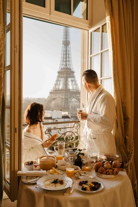 Paris Honeymoon, Perfect Honeymoon, Honeymoon Pictures, Paris Couple, Honeymoon Locations, Honeymoon Places, Best Honeymoon Destinations, Dream Honeymoon, Romantic Paris