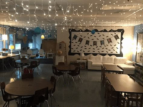 13 Calming Classroom Theme Ideas To Stop the Chaos Classroom Lighting, Classroom Ceiling, Classroom Vibes, Theatre Classroom, Teaching Classroom Decor, Calming Room, Calm Classroom, Clutter Free Classroom, Classroom Goals