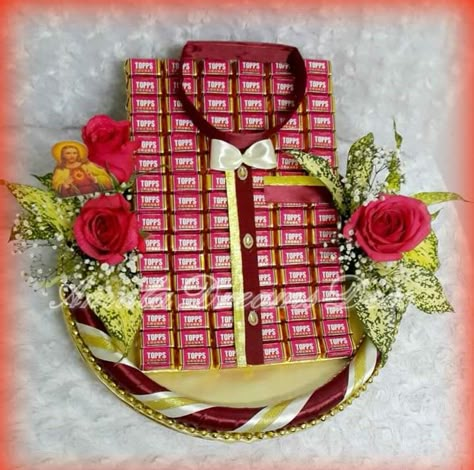 Panakala Kavidi Decoration, Engagement Kavidi Ideas, Panakala Kavidi Items, Biscuit Decoration, Wedding Gift Items, Chocolate Bouquet Diy, Thali Decoration Ideas, Wedding Gift Pack, Bridal Gift Wrapping Ideas