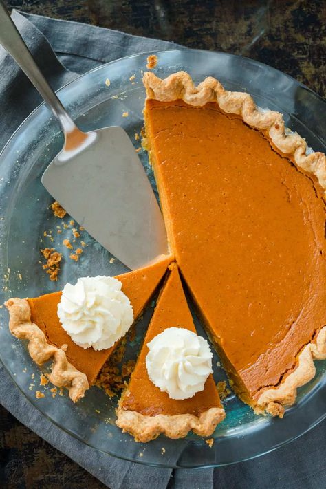 This Classic Pumpkin Pie Recipe is the ultimate Thanksgiving dessert. Learn how to make pumpkin pie with a crisp crust and the best filling. Classic Pumpkin Pie Recipe, Natashas Kitchen, Best Pumpkin Pie Recipe, Classic Pumpkin Pie, Perfect Pumpkin Pie, Pumpkin Pie Recipe Easy, Best Pumpkin Pie, Easy Pumpkin Pie, Homemade Pumpkin Pie