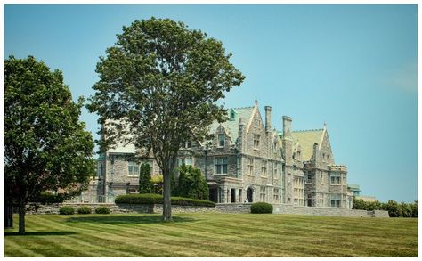 Gillette Castle, Groton Connecticut, Connecticut Travel, Castle Mansion, Romantic Picnics, Historic Homes, Cross Country, Plan Your Trip, The Public