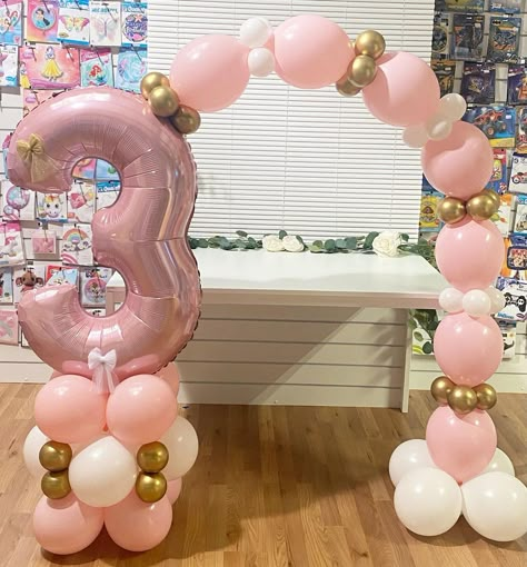 Name Balloon Bouquet, Diy 3rd Birthday Decorations, Number Balloon Arch, 3 Balloon Bouquet, Balloon Arch With Numbers, Number Balloons Decoration, Mini Balloon Arch, Princess Balloon Bouquet, Number Balloon Bouquet