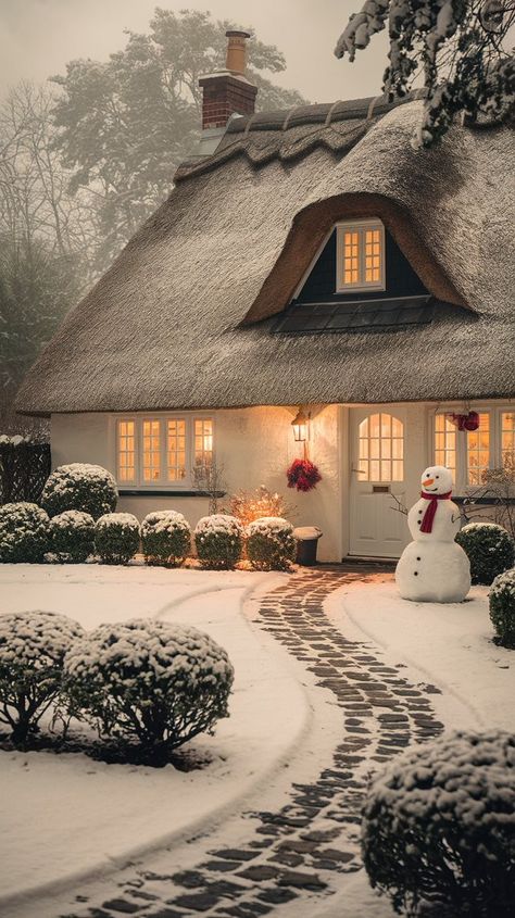 Building Snowman Aesthetic, Elegant Pictures, Lorna Doone, Fairytale Houses, Coupons For Boyfriend, Winter Cottage, Old Cards, Winter Sky, Christmas Gingerbread House