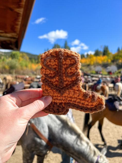 Crochet cowboy cowgirl boot appliqué Crochet Cowboy Boot Applique, Cowboy Boot Crochet Pattern, Crochet Cowboy Boots Free Pattern, Crochet Cowboy Hats Free Pattern, Crochet Cow Applique, Cowboy Crochet Pattern, Country Crochet Patterns, Crochet Western Patterns, Cowboy Hat Crochet Pattern Free