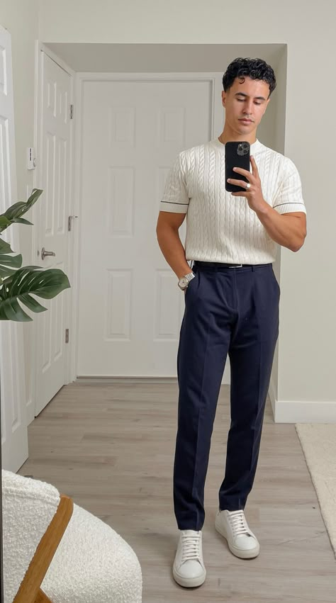 Casual Chic Men Outfits Classy, Casual Business Outfit Men, Men Work Casual Outfit, Clean Minimalist Outfit Men, Guys Old Money Outfits, Man Work Outfit, Men Spring Outfits Classy, Classy Outfits Men Casual Menswear, Mens Summer Work Outfits