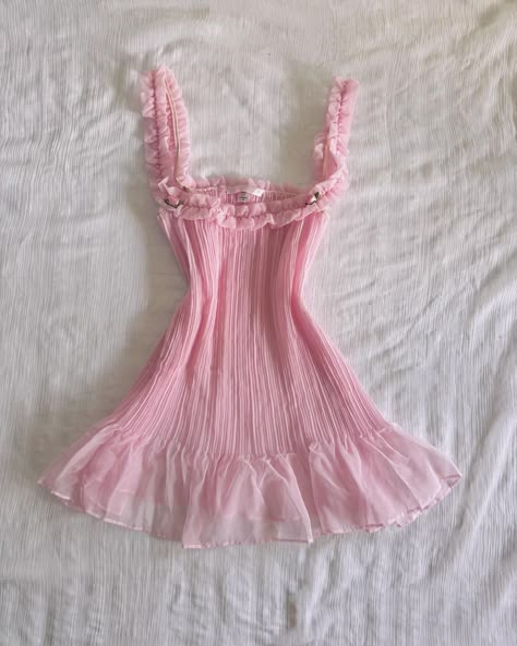 Luvbug Vintage 💌 | vintage victoria’s secret princess slip 🎀💝 has the cutest ruffles throughout and is just so rare & magical 💘💘 was just worn by sabrina… | Instagram Dr Montgomery, Goodwill Bins, Dog Shopping, Date Fits, Victoria Secret Slip Dress, Laid Back Outfits, Pink Outfits Victoria Secret, Vintage Victoria Secret, Coquette Clothing