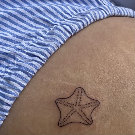 Star Fish Tattoos, Sea Star Tattoo, Star Fish Tattoo, Conch Shell Tattoo, Star Tats, Sea Shell Tattoo, Golden Tattoo, Starfish Tattoo, Matching Tats