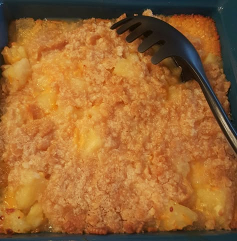 Paula Deen Pineapple Casserole, Easy Pineapple Casserole Recipe, Pineapple Cheese Casserole, Pineapple Cheese, Pineapple Casserole, Paula Dean, Baked Pineapple, Pineapple Desserts, Paula Deen Recipes