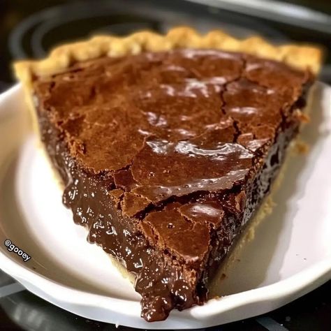 Indulge chocolate cravings fast with this easy fudgy brownie-textured Hot Fudge Pie made in just 30 minutes. Annie Campbell, Fudge Pie Recipe, Chocolate Chess Pie Recipe, Fudge Brownie Pie, Hot Fudge Pie, Chocolate Fudge Pie, Chess Pie Recipe, Chocolate Chess Pie, Heavenly Recipes