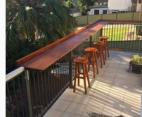 Deck With Bar Railing, Deck Rail Bar, Diy Bar Top, Railing Bar, Railing Table, Bar En Plein Air, Deck Bar, Patio Railing, Diy Balcony