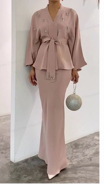 Dresses To Wear To A Wedding Modest, Party Sets Outfit, Elegant Dresses For Women Fashion, Baju Raya Ideas Fashion, Baju Raya Ideas Modern, Modern Tops For Women, One Set Outfit, 2 Piece Dresses, Top Designs For Women