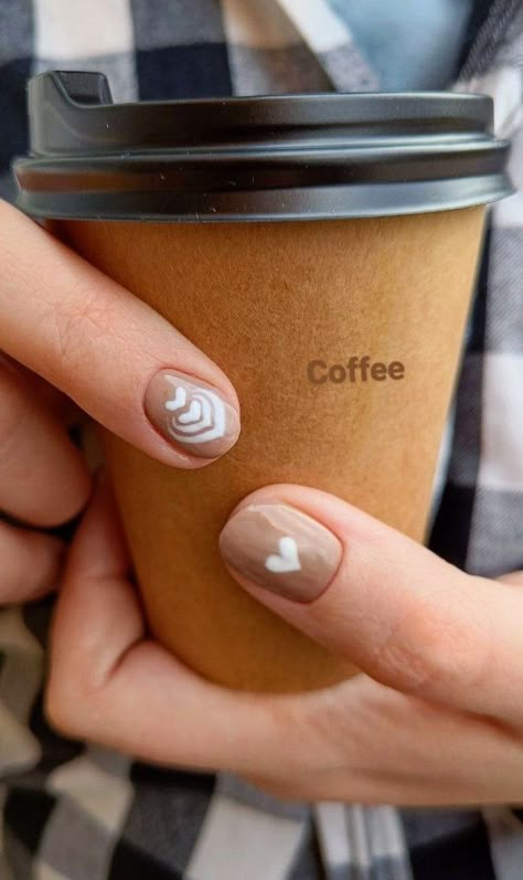 Nails For Barista, Short Coffee Nails, Coffee And Cream Nails, Coffee Nails Designs Art Ideas, Coffee Themed Nails, Latte Nail Ideas, Barista Nails, Coffe Nail Ideas, Granola Nails Aesthetic