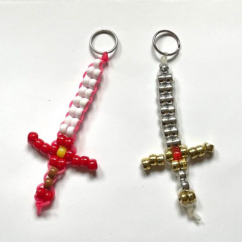 Best Combat & Hunting Knives Pony Bead Cross Keychain, Faceted Beads Crafts, Minecraft Pony Bead Patterns, Keychain Ideas Diy Crafts, Things To Make Out Of Pony Beads, Seed Bead Animals Patterns Easy, Diy Pony Bead Crafts, Pony Beads Animals, Pony Bead Projects Key Chains