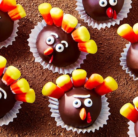 Turkey Oreo Balls Turkey Oreo Balls, Oreo Turkeys Thanksgiving, Oreo Turkeys, Oreo Turkey, Thanksgiving Turkey Treats, Turkey Balls, Chocolate Turkey, Turkey Cupcakes, Peanut Ball