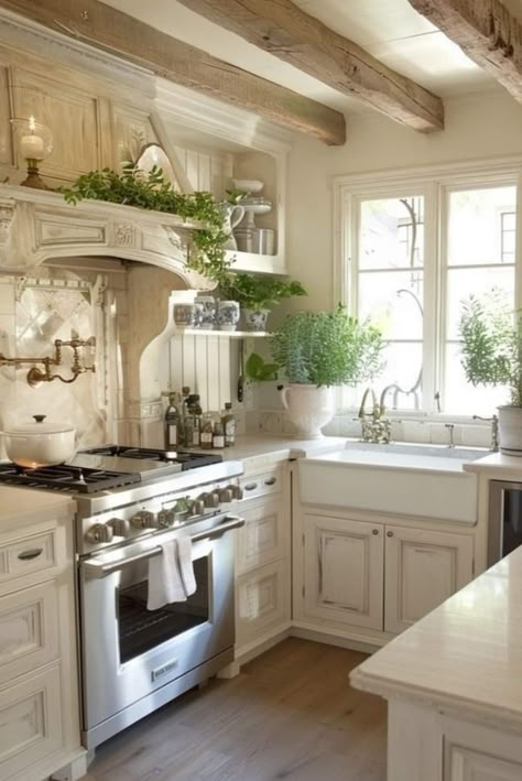 French Countryside Kitchen, Small French Country Kitchen, French Country Cottage Kitchen, French Style Kitchen, French Kitchens, French Country Kitchen Designs, Countryside Kitchen, Stove Hood, Country Villa