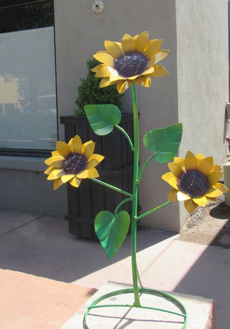 How To Make Small Welding Projects From Scrap #Trends in metal art, #welding crafts, #black metal art, #recycled tin cans, #steel art, #recycled metal art, #welded metal art, #steel sculpture, #junk metal art, Welded Sunflower Metal Flowers, Metal Sunflowers Yard Art, Welded Sunflower, Metal Yard Art Garden Decorations, Metal Flowers Diy Yard Art, Welded Flowers, Metal Flower Art, Welding Projects Ideas, Metal Flowers Garden