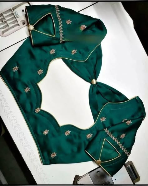 Latest Blouse Neck Designs, Athleisure Chic, Garden Hacks Diy, Door Makeover Diy, Caulking Tools, Napkin Rings Diy, Best Graduation Gifts, Model Blouse Designs, Dollar Store Diy Organization