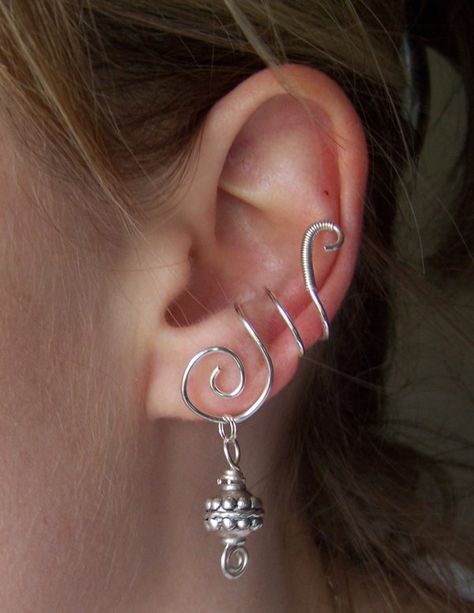 Ear Cuff Tutorial, Ear Cuff Diy, Simple Ear Cuff, Wire Ear Cuffs, Wire Jewelry Patterns, Twist Jewelry, Peacock Jewelry, Wire Wrap Jewelry Designs, Wire Jewelry Tutorial