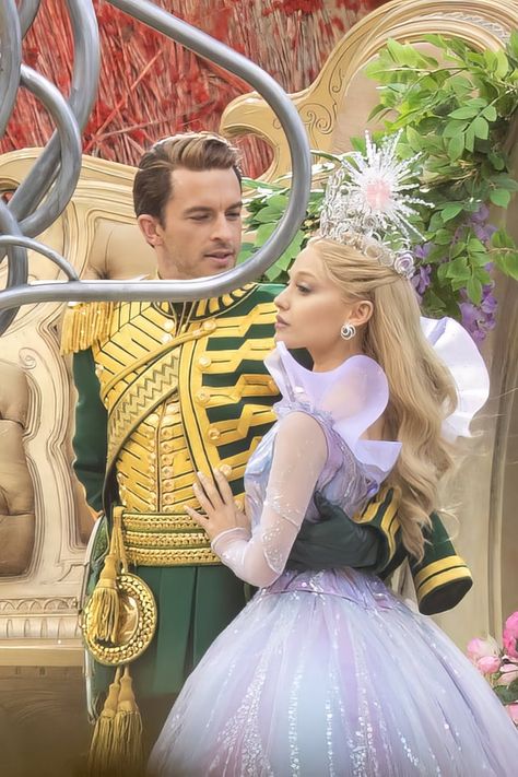 Elphaba And Glinda, Glinda The Good, Jonathan Bailey, Wicked Musical, Glinda The Good Witch, Justin Theroux, Cynthia Erivo, Ariana Grande Style, Ariana Grande Photos