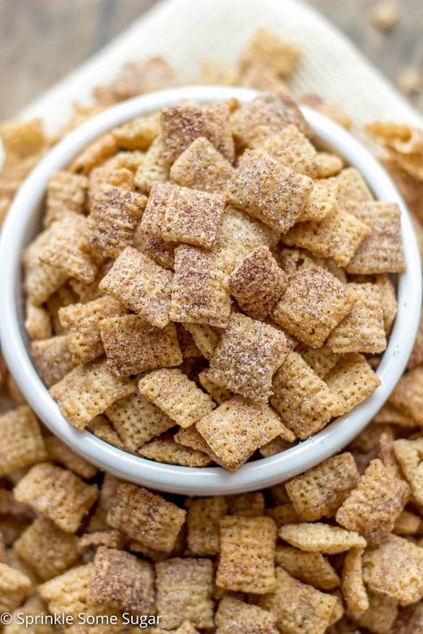 Crunchy rice chex cereal is coated in cinnamon sugar for the easiest and most addicting snack ever created. *This post was originally written and published on April 2, 2014. It is now one of the most popular recipes on my blog! I left the post as-is and updated with new photos.* This cinnamon sugar chex mix...Read On → Chex Cereal Recipes, Chex Snack Mix, Cinnamon Chex, Snack Recipe Ideas, Keto Lunches, Rice Chex, Banana Dessert Recipes, Chex Cereal, Cereal Snacks