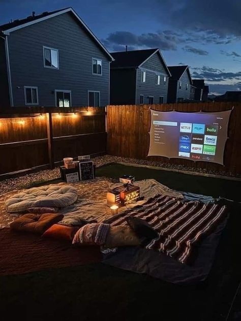 Movie Date Night At Home Outside, Drive In Movie Backyard, Outside Movie Date Night, Projector Date Night Outside, Diy Backyard Movie Night Ideas, Backyard Movie Date Night, Movie Night In Backyard, Movie Outside Outdoor Theater, Movie In The Backyard