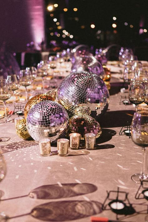 Silver Glitter Party Decor, Disco Theme Table Setting, Disco Ball Table Setting, New Years Disco Party Ideas, Nye Disco Party, Disco 30th Birthday Party, Disco And Diamonds Party, White Disco Wedding, Disco Party Centerpieces