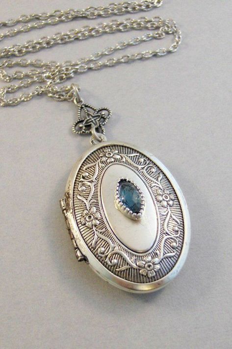 Assassin Ideas, Midnight Sapphire, Native American Turquoise Jewelry, Sapphire Birthstone, Antique Locket, Oval Locket, Turquoise Jewelry Native American, Silver Locket, Best Friend Jewelry