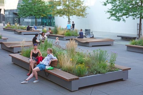 Flexible Layout for Courtyard at Leipzig University « Landscape Architecture Platform | Landezine Outdoor Meeting Space, Urban Furniture Design, Terrasse Design, Urban Tree, Work System, Public Space Design, Public Seating, Picnic Tables, Public Place