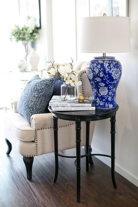 Styling your side table - our Tips for the perfect Spring look When it comes to styling a side table we find it needs to be a balance between beauty and practicality - and for good reason. Styling A Side Table, Small Side Table Decor, Coffee Table For Small Living Room, Side Table Decor Living Room, Hamptons Living Room, Coffee Table Books Decor, Hamptons Furniture, Side Table Styling, Hampton Style