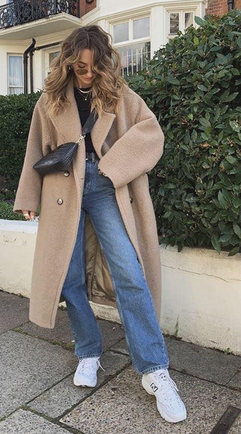 Peacoat Outfit, London Outfit Ideas, Mantel Outfit, Ny Outfits, New York Outfits, Fashion Outfits Casual, London Outfit, Europe Outfits, Winter Fashion Outfits Casual