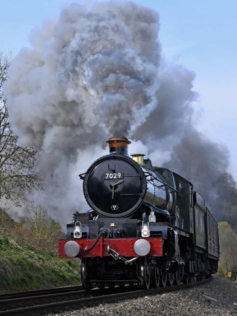 Shakespeare steam train has positive start to 2024 https://www.railadvent.co.uk/2024/04/shakespeare-steam-train-has-positive-start-to-2024.html Fantasy Train, Polar Express Train Ride, Steam Trains Photography, Steam Trains Uk, Polar Express Train, Castles To Visit, Industrial Landscape, Steampunk Aesthetic, Steam Engine Trains