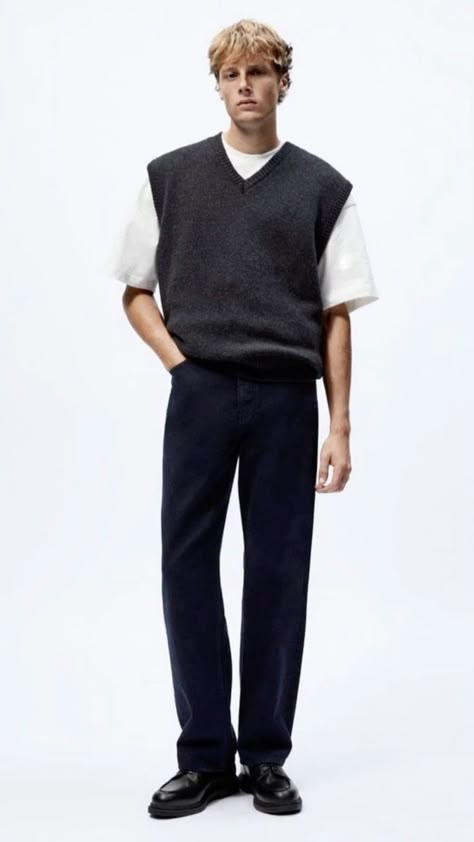 Trendy Mens Work Outfit, Corporate Street Style Men, Mens Sweater Vest Outfits Casual, Black Vest Men Outfit, Modern Office Outfit Men, 2024 Mens Fashion Trends Forecast, Mens Corporate Fashion, Men Corporate Fashion, Corporate Outfit For Men