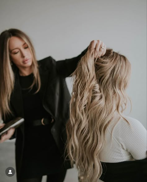 Hair Extension Photo Shoot Ideas, Hair Styling Photoshoot, Hairstylist Doing Hair, Creative Hair Stylist Photoshoot, Personal Branding Hairstylist, Fall Salon Photoshoot, Hair Salon Stock Photos, Salon Photography Photo Shoots, Booked And Busy Aesthetic Hairstylist