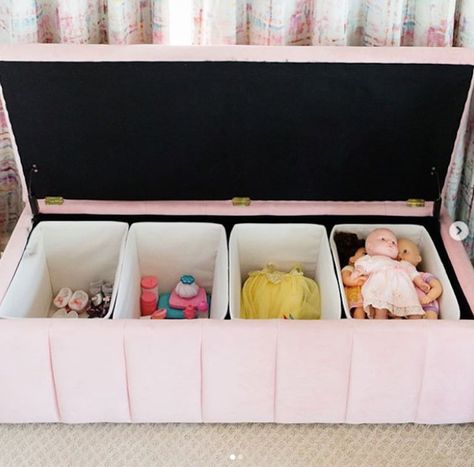 Diy Toy Basket Storage, Doll Toy Storage, Babydoll Organization Ideas, Girls Bedroom Toy Storage Ideas, Babydoll Storage Ideas, Stuffie Storage Ideas, Girls Room Toy Storage, Baby Doll Organization Ideas, Baby Doll Storage Ideas