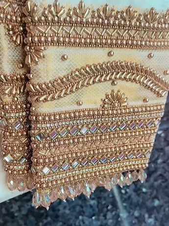 New Model Aari Work Blouse Design Latest, Aari Work Blouse Wedding Bride, Grand Aari Work Blouse Design, Aari Work Blouse Wedding, Gold Blouse Designs, Wedding Blouses, Saree Pattern, Aari Design, Sabyasachi Bride