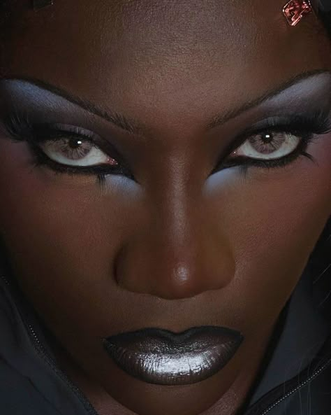 Black Women Goth Makeup, Black Makeup Looks Hooded Eyes, Avant Garde Makeup Black Women, Cool Tone Grunge Makeup, Frostbitten Makeup, Raven Inspired Makeup, Black And Silver Eyeliner, Bold Black Makeup, Makeup For Grey Outfit